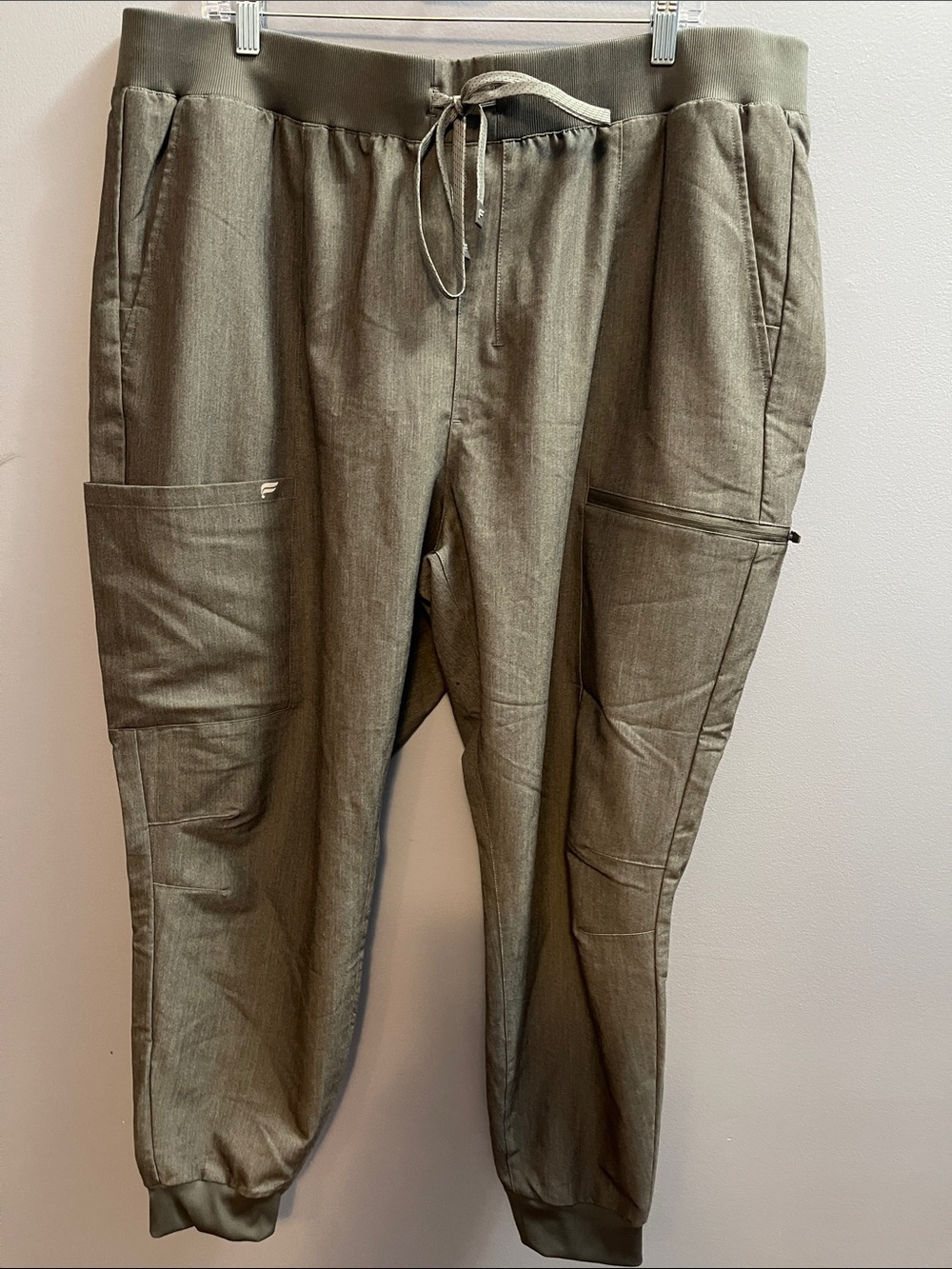 Fabletics Grey Cargo Jogger Scrub Pants Petite Length